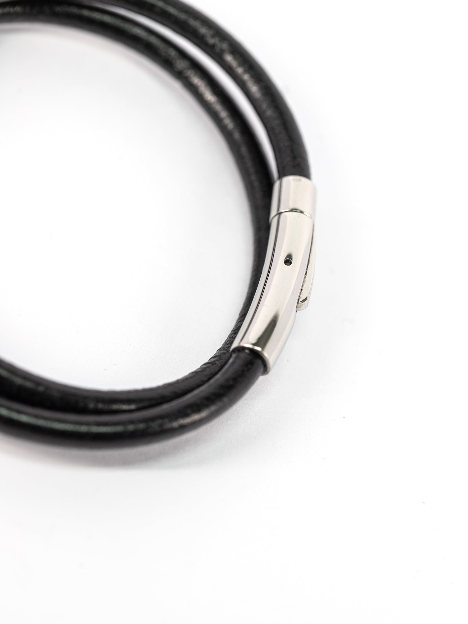 Aqua Beach  Leather & Stainless Steel - Black