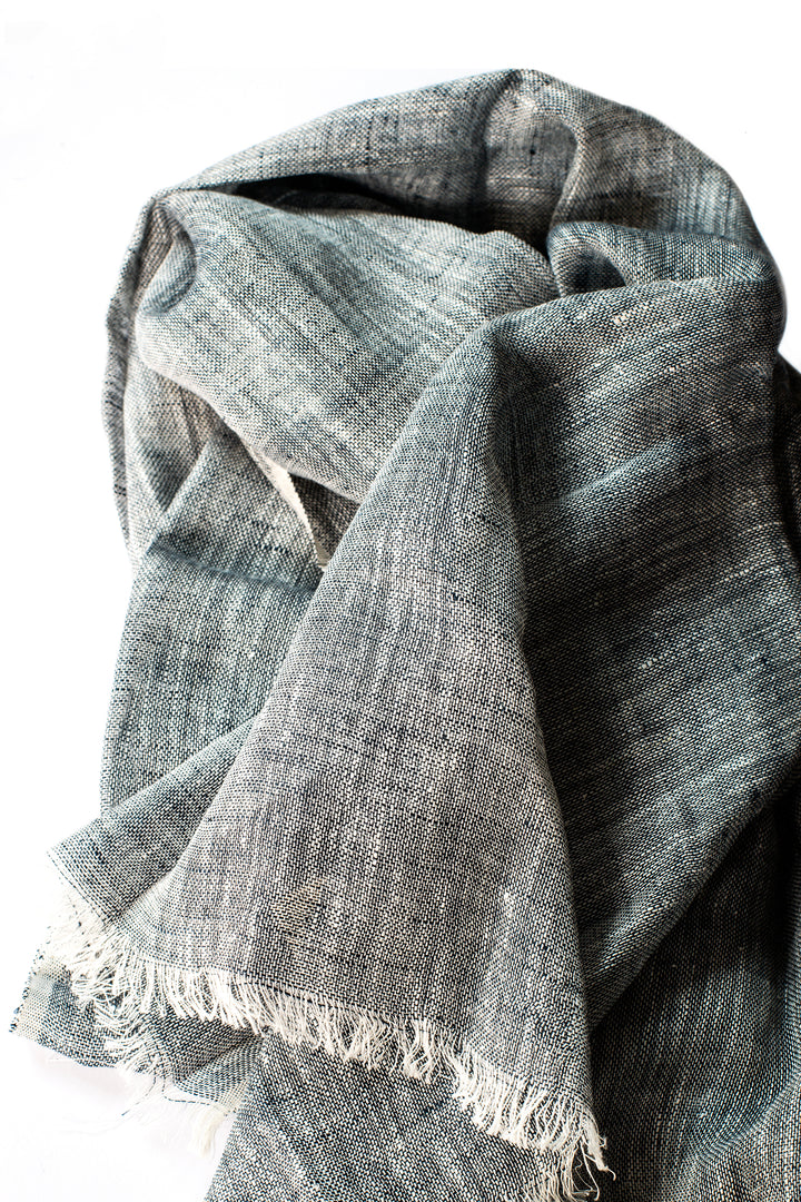 Hand-Loomed Linen Scarf – Blue – Detail view – The Sea Shed