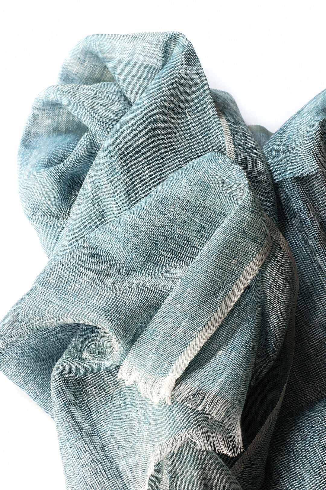Hand-Loomed Linen Scarf – Blue – Detail view – The Sea Shed