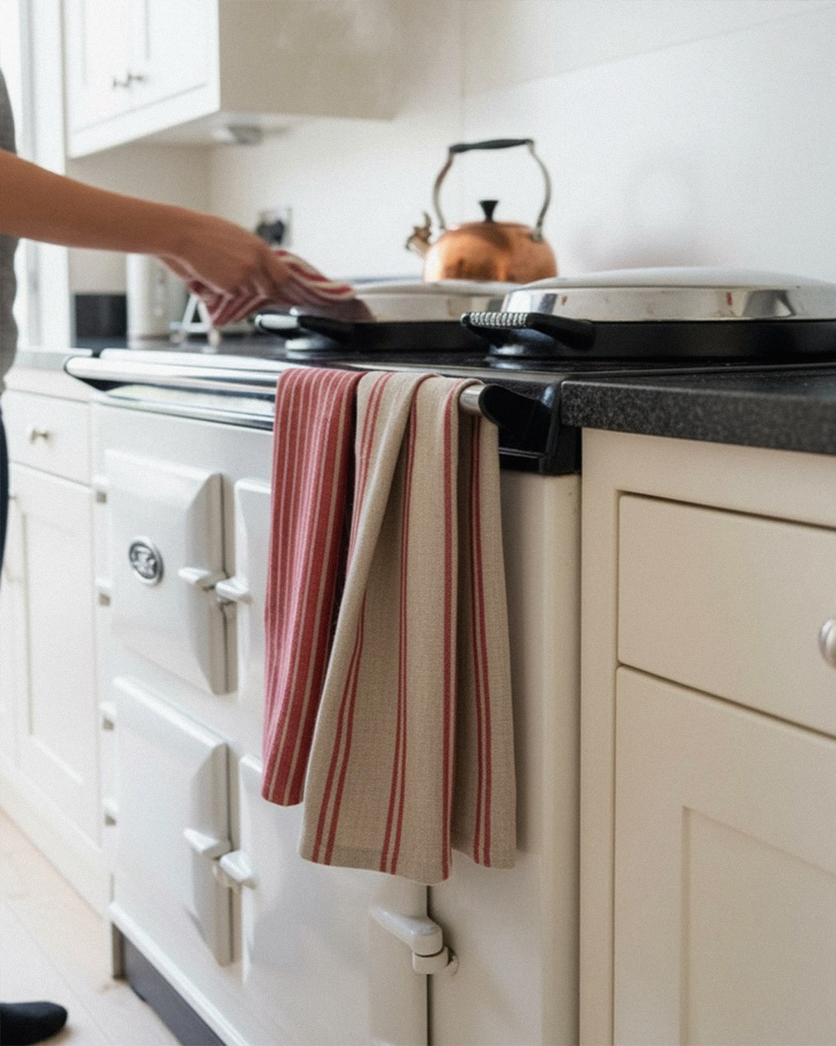 Striped linen tea towel
100% linen tea towel
Hand-loomed linen tea towel
Natural linen kitchen towel
Coastal linen tea towel
Linen dish towel UK