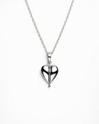 Sterling Silver Pendant Necklace – Detail view – The Sea Shed